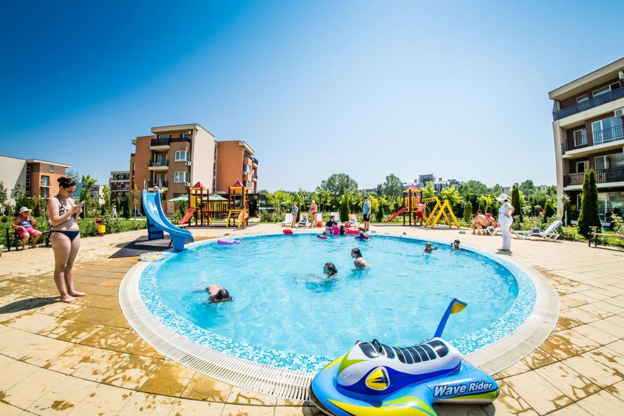 Waterpark Fort Apartments ซันนีบีช ภายนอก รูปภาพ